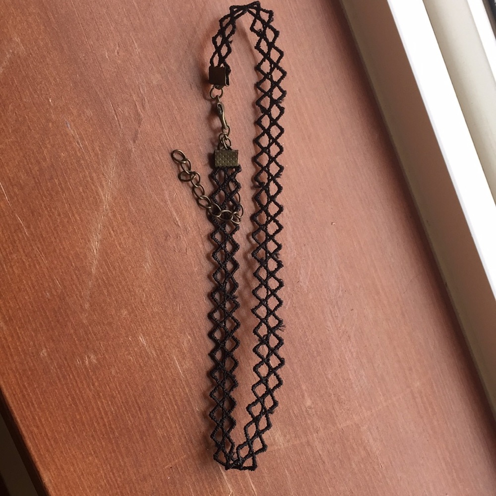 3 chokers - Picture 3 of 4